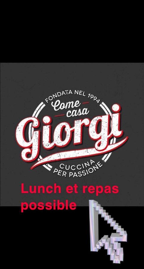 בסטון Hotel Giorgi Et Logements Insolites-Jacuzzi Prive מראה חיצוני תמונה