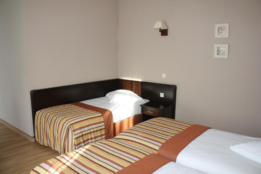 בסטון Hotel Giorgi Et Logements Insolites-Jacuzzi Prive חדר תמונה