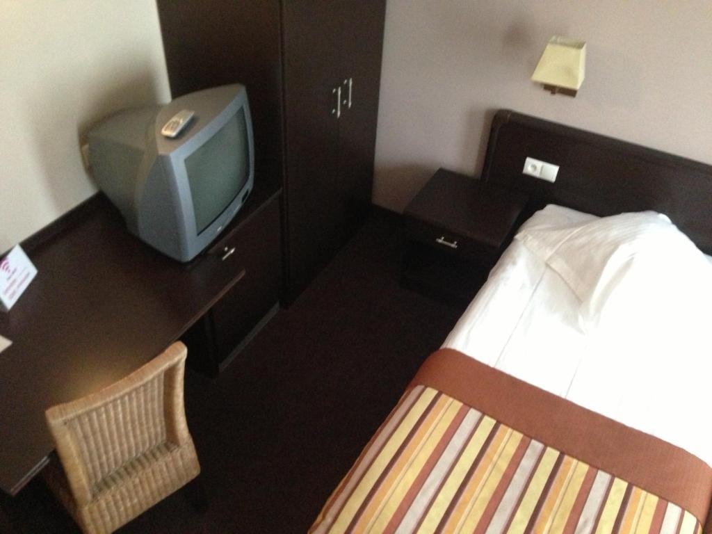 בסטון Hotel Giorgi Et Logements Insolites-Jacuzzi Prive חדר תמונה